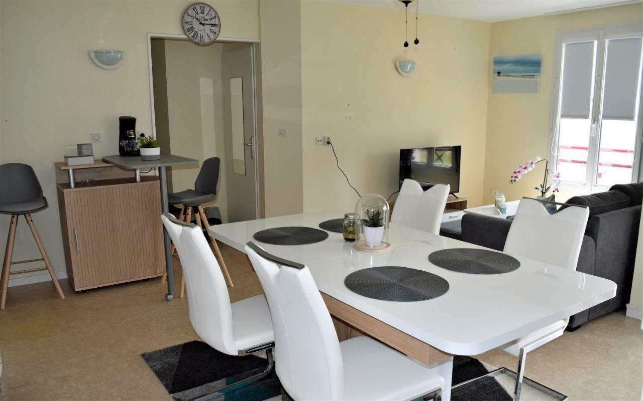 Port De Plaisance Apartment โรชฟอร์ ภายนอก รูปภาพ